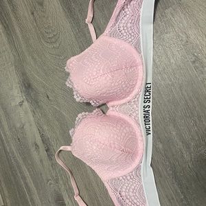 Victoria’s Secret pink lace logo bra